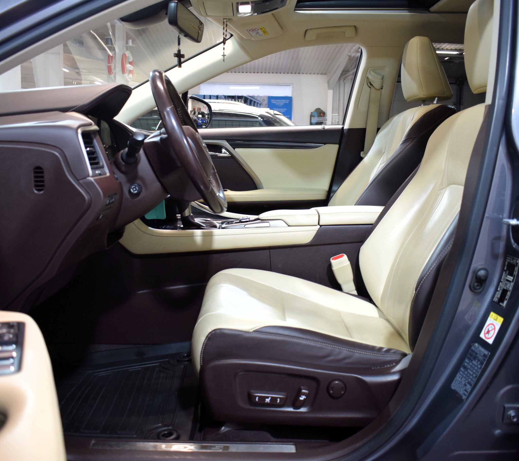Lexus RX 2018, bild 7/10