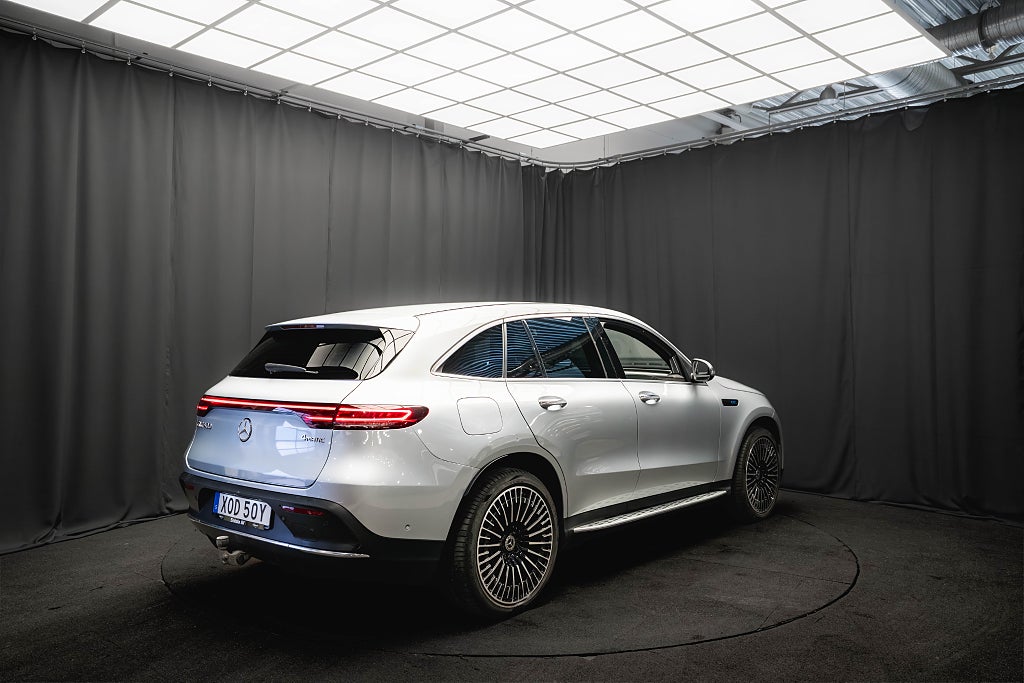 Mercedes-Benz EQC 400 4M AMG PREMIUM PANO BUR 21'' DRAG DISTRONIC+ MOMS