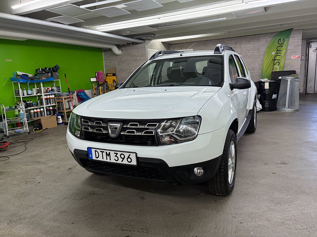 Dacia Duster 1.5 dCi 4x4 LÅGMIL (4400 MIL) MOTOR+KUPE=VÄRMARE Euro 5