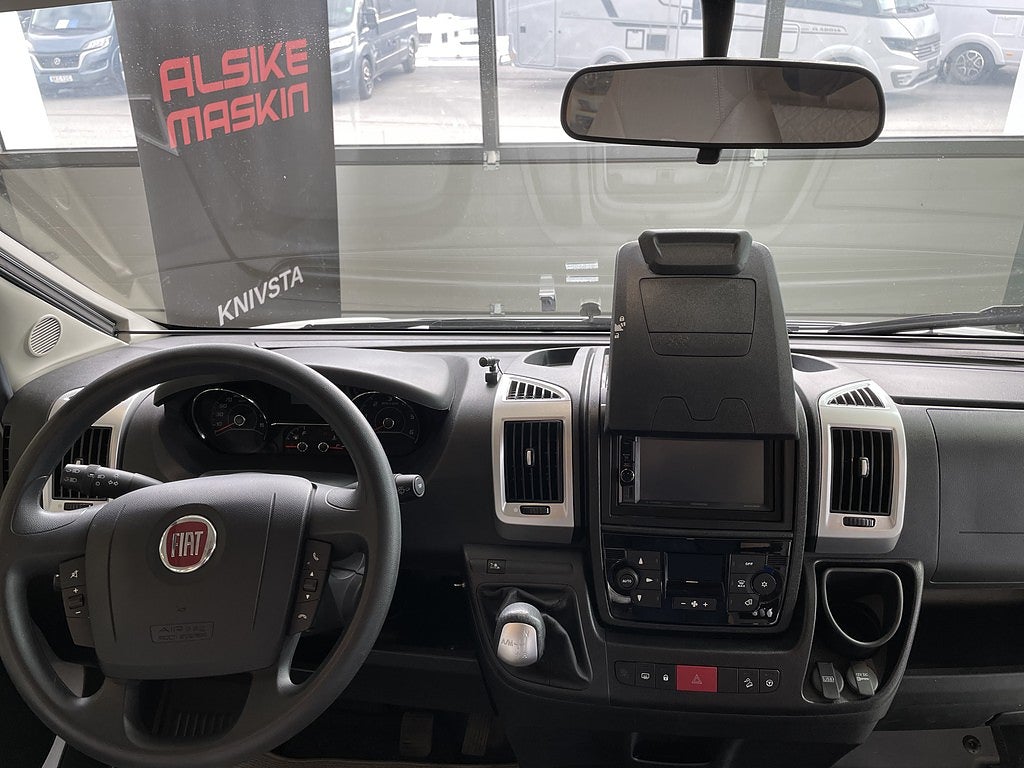 Adria Matrix Plus 670 SL / Automat 150hk / Solcell / Dragkrok / ALDE / - Adria