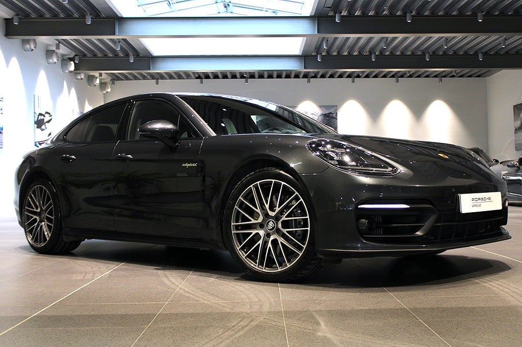 Porsche Panamera 4 E-HYBRID