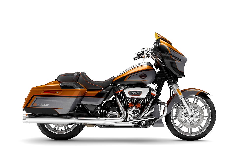 Harley-Davidson Street Glide CVO 121 VVT Torched Orange " PÅ VÄG HEM " 