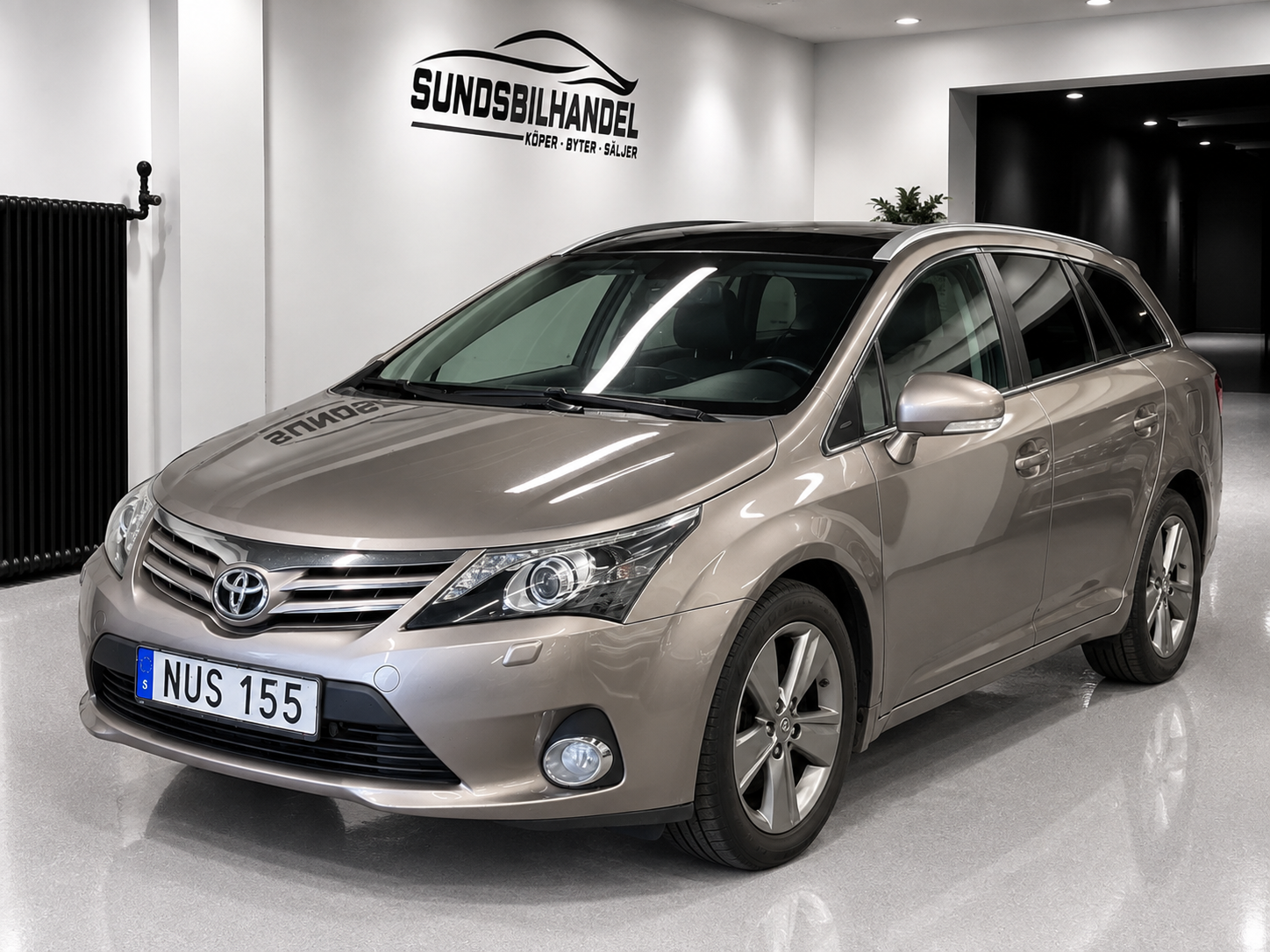 Toyota Avensis 2.0 D KOMBI 2014, bild 6/10