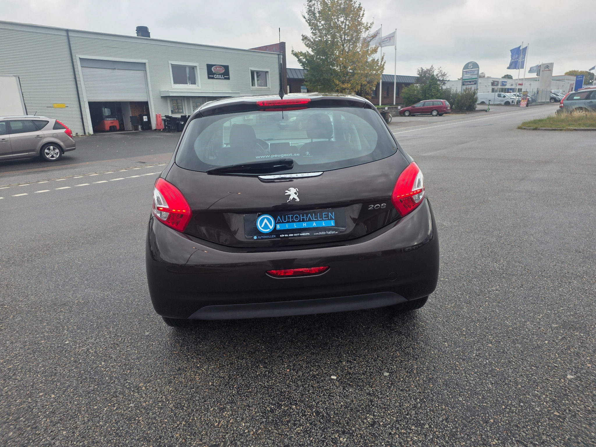 Peugeot 208 2012, kuva 6/33