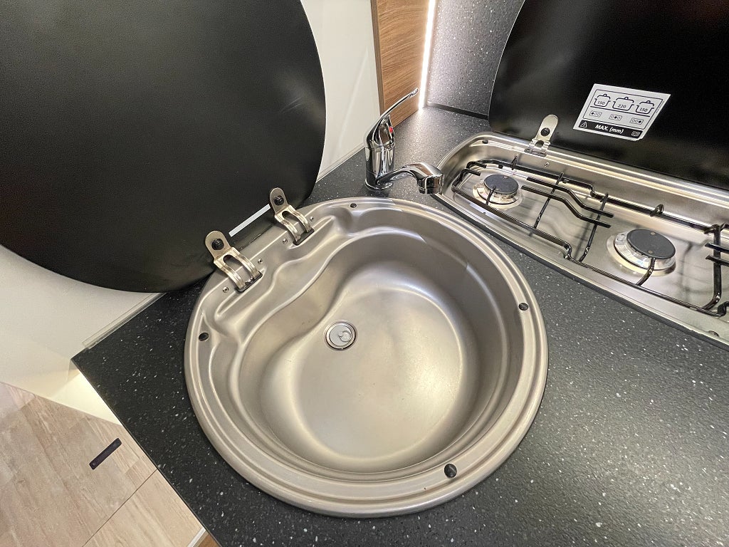 Pilote P 740 GJ / Solcell / B-körkort / Automat /  - Pilote