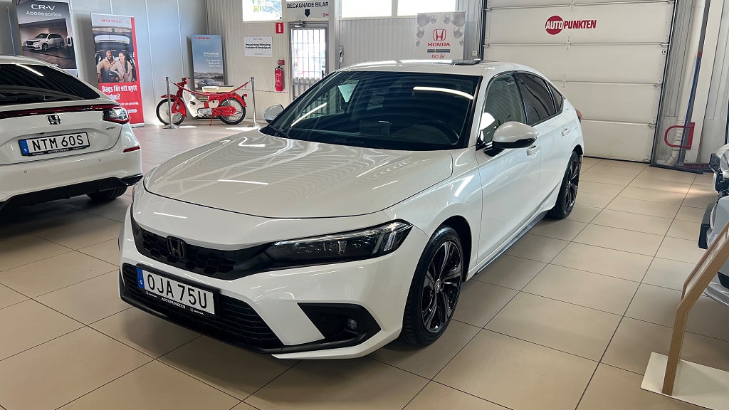Honda Civic Advanced | Bränslevärmare |Fri service till juli 2029