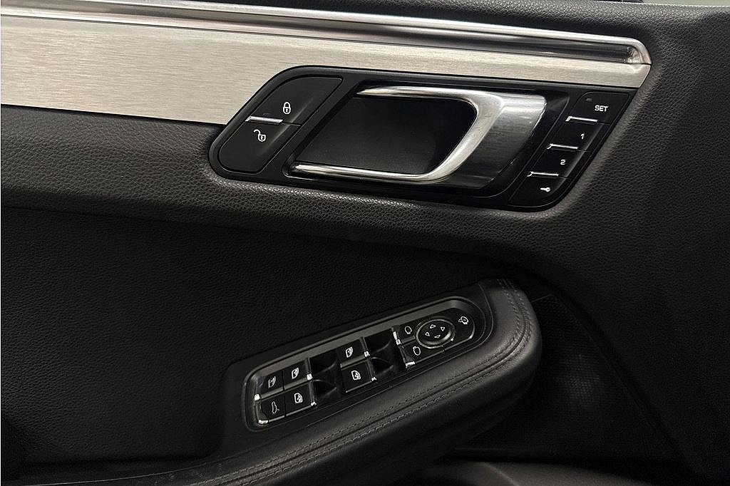 Porsche Macan Turbo 400hk PDK Sport, Pano, Navi, 360