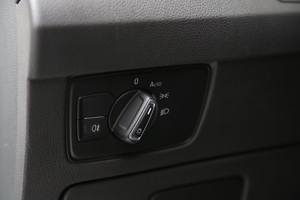 Volkswagen Passat Sportscombi GTE Plug-in 218hk DSG Motorv Extraljusramp 2021