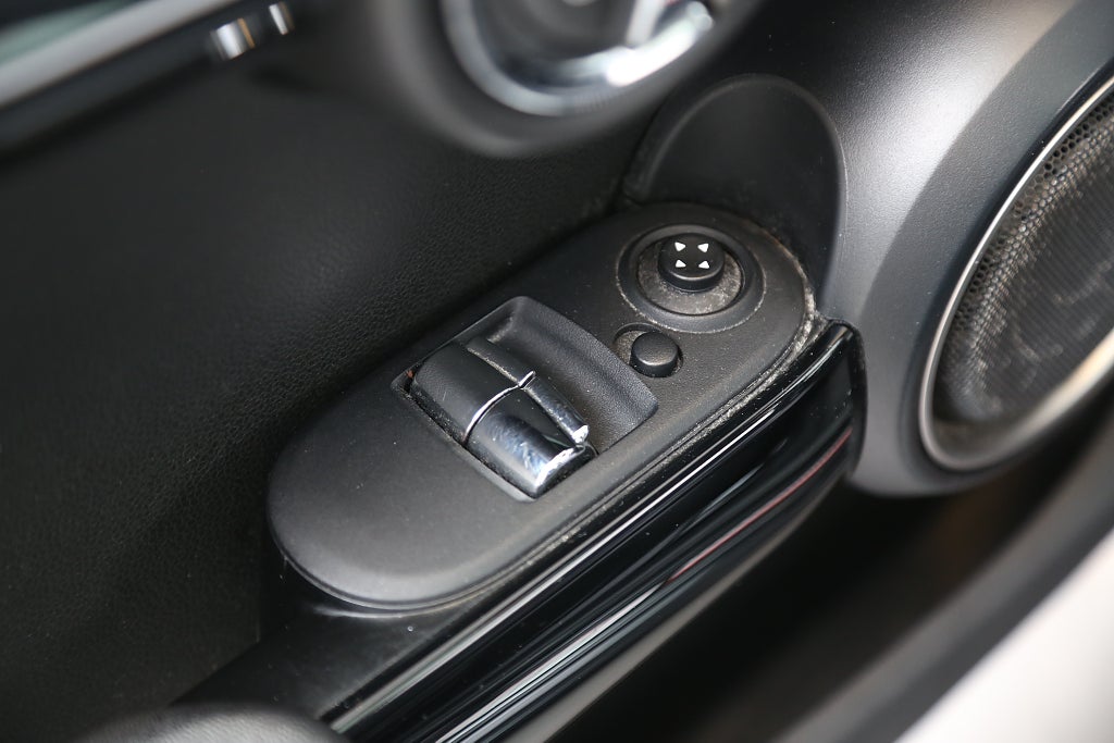 MINI Cooper S 192hk Automat 3-dörrars H/K Navi Läder Panorama 2015