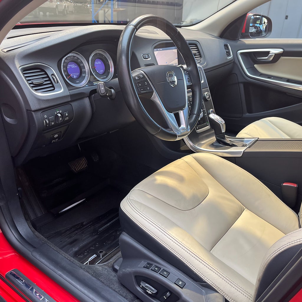 Volvo S60 D5 Geartronic Summum Navi Glastaklucka Värmare