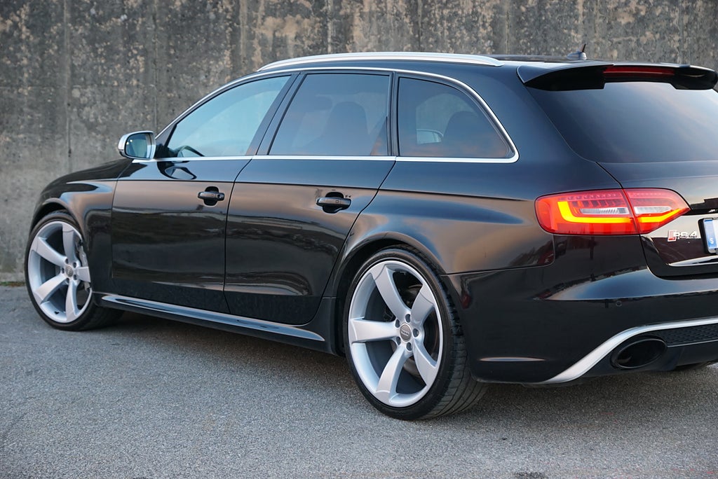 Audi RS4 Avant 4.2 FSI V8 Quattro|Keramiska|Kolfiber|Skalstolar|