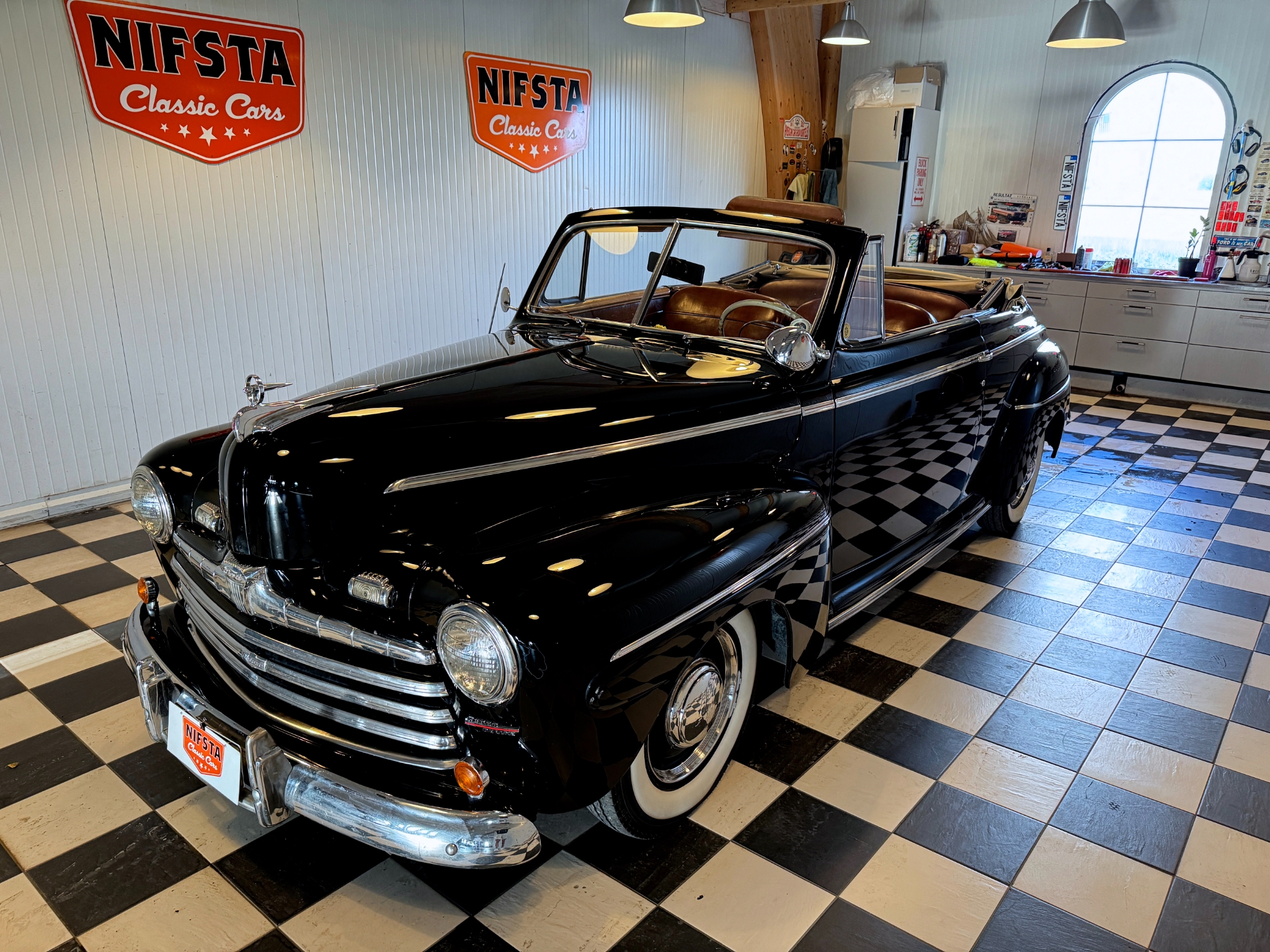 Ford Super Deluxe