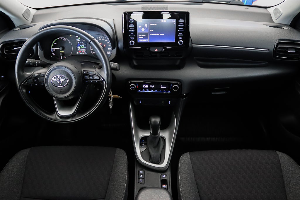 Toyota Yaris Hybrid CVT Active B-kamera Säkerhetspaket Moms