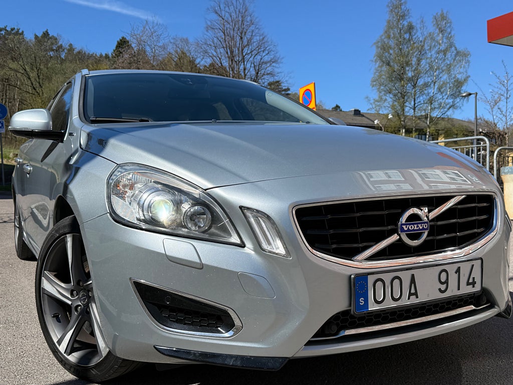 Volvo V60 D6 Plug-in Hybrid AWD 283HK Summum Xenon Drag 