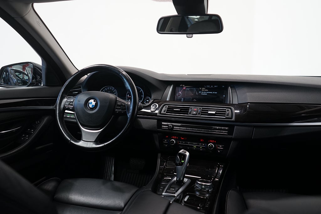 BMW 520d xDrive Sedan Luxury Line Se spec 190hk