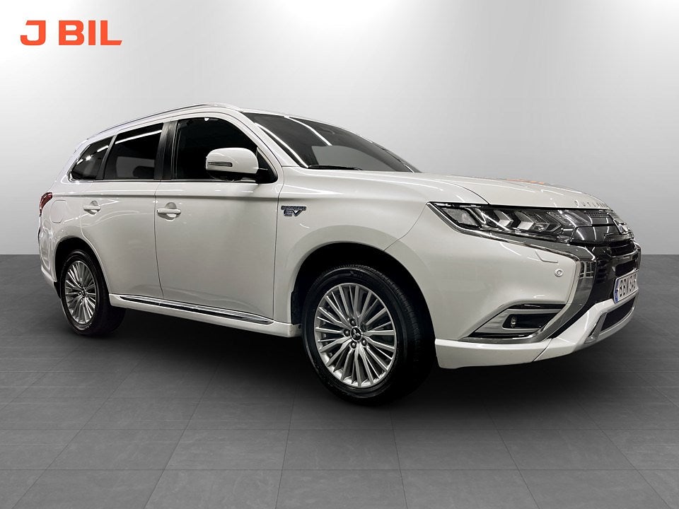 Mitsubishi Outlander Business PHEV 224hk Aut 4WD - DRAG,B-KAMERA,ELSTOL