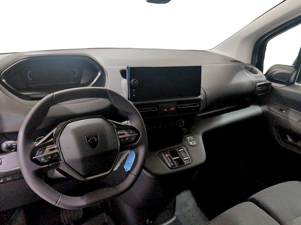 Bild på Peugeot Partner 130hk AT8 L2 - EDITION! SERVICE & VINTERHJUL INGÅR!