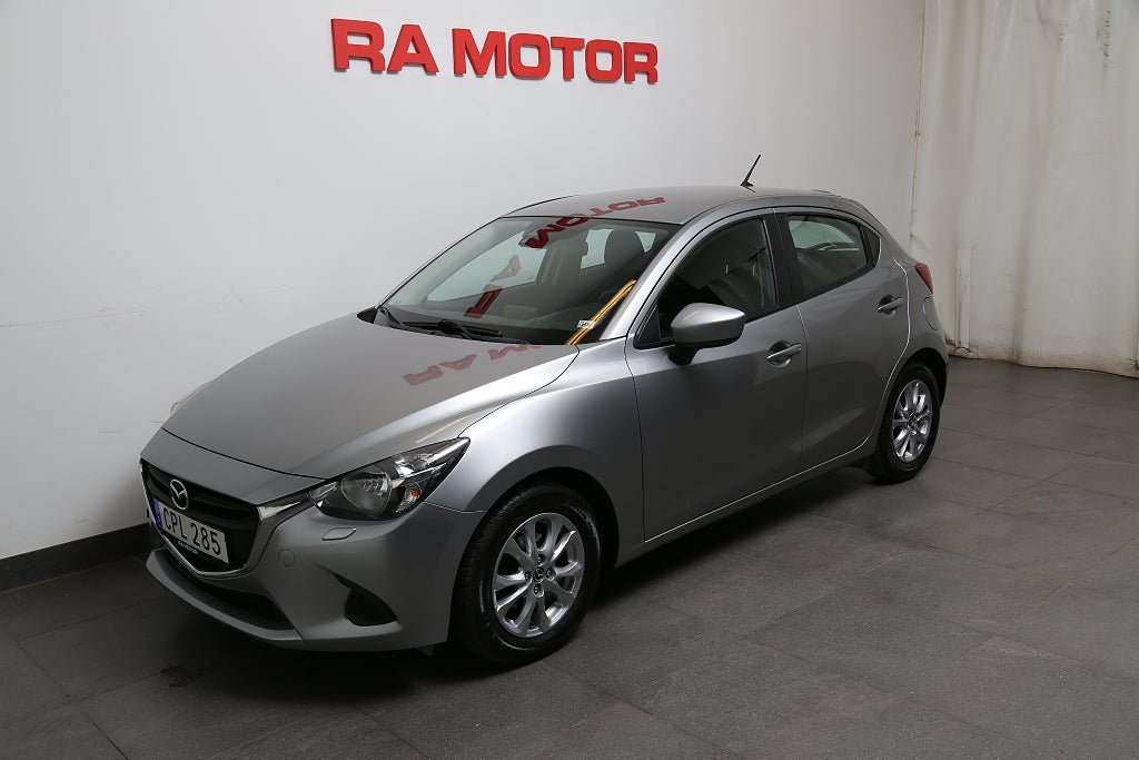 Mazda 2 1,5 SKYACTIV-G 90hk Core Aut Motorvärmare Dragkrok 2015