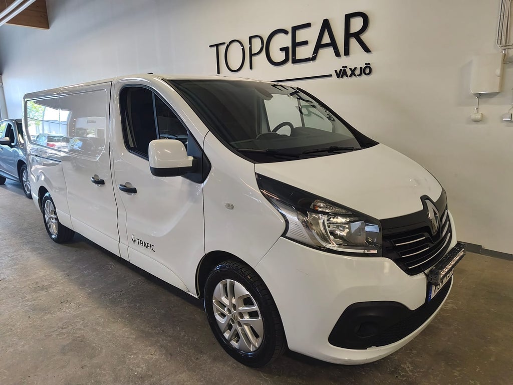 Renault trafic Skåpbil 2.7t 1.6 dCi  Dubbla Skjutdörrar Dragkrok MOMS 