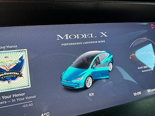 SUV Tesla Model X 15 av 25