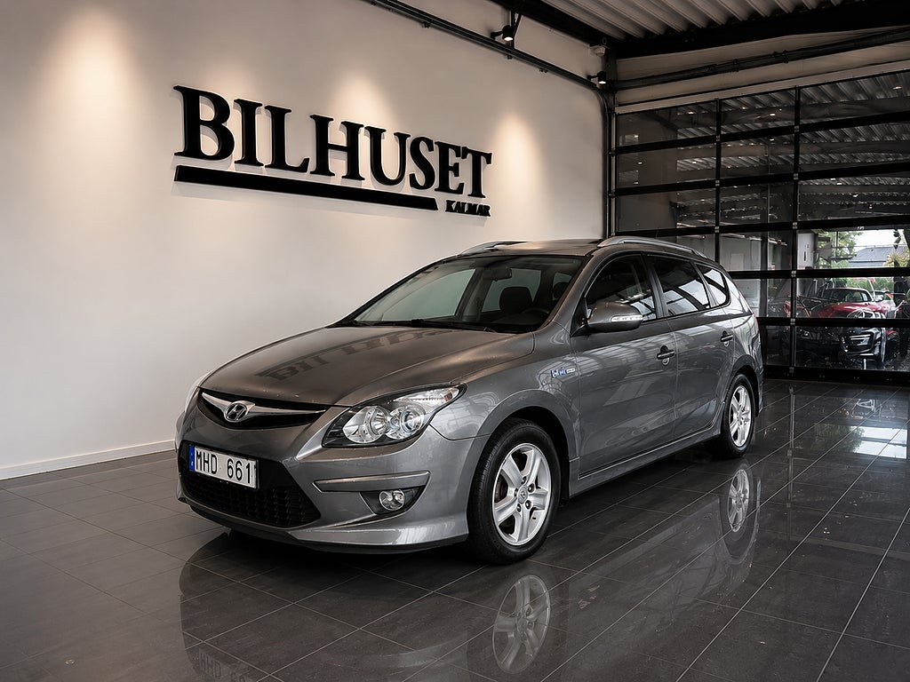 Hyundai i30 cw 1.6 CRDi * 1 Ägare * Låga Mil