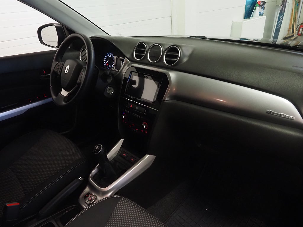 Suzuki Vitara 1.6 VVT 120hk AllGrip 4x4 Exclusive Backkamera ACC 2018