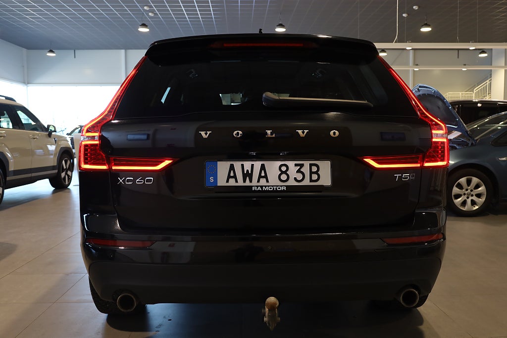 Volvo XC60 T5 AWD Geartronic Momentum Advanced Drag Pano Navi 2020