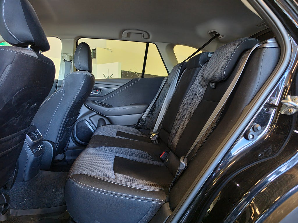 Subaru Outback 2.5 4WD XFuel Adventure /Låg skatt/Serviceavtal ingår
