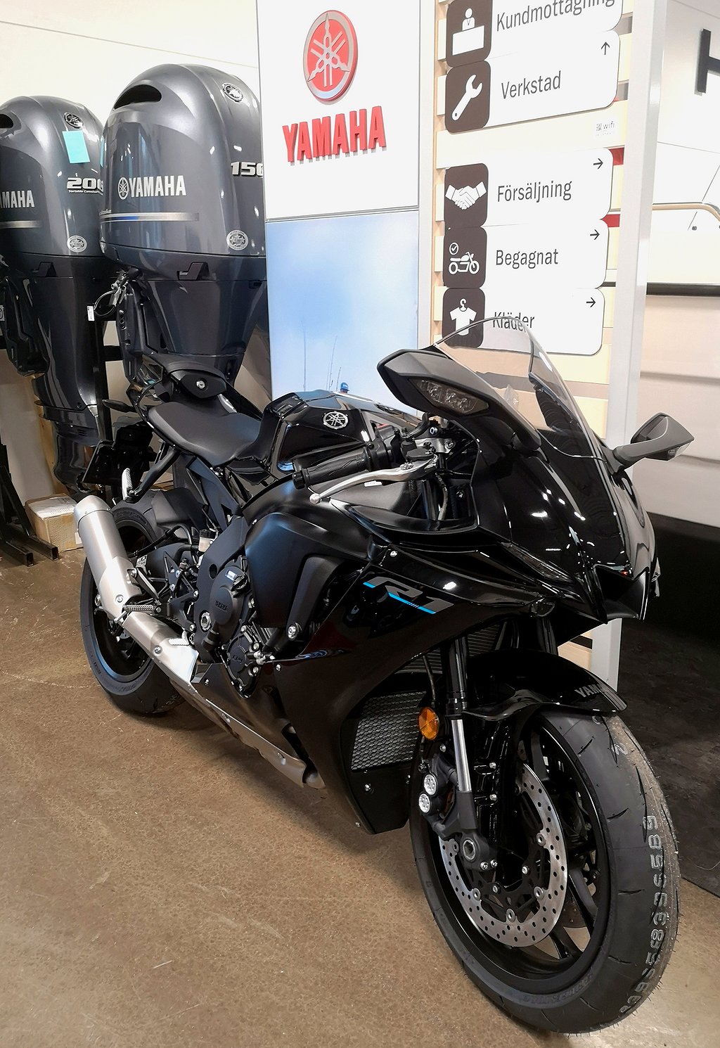 Yamaha YZF-R1 ABS SVART I BUTIK NU