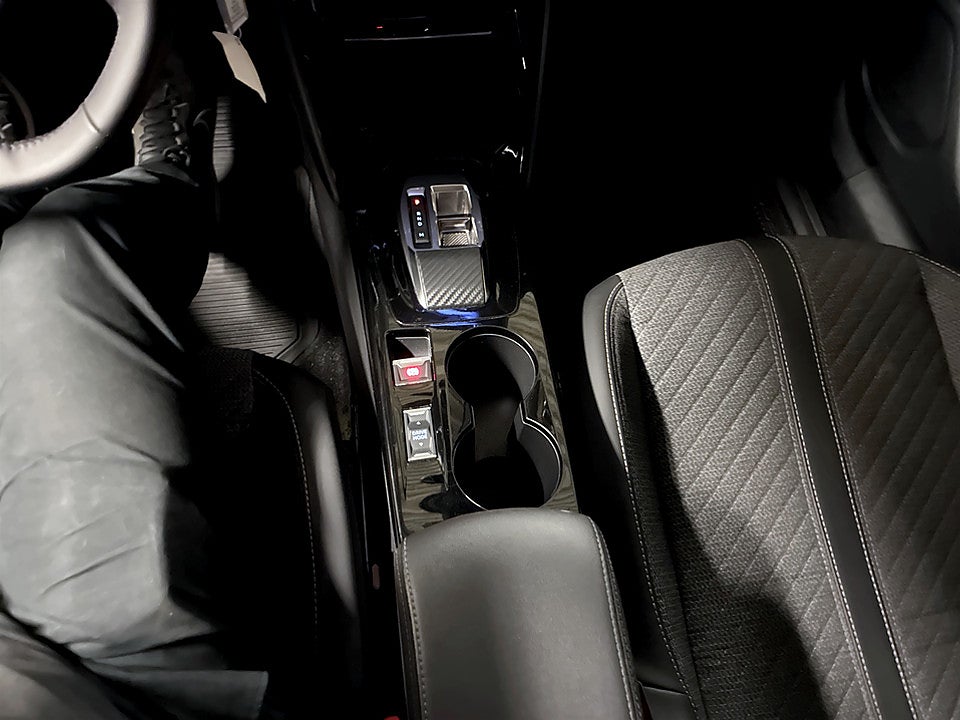 Bild på Peugeot 2008 Allure 1.2 PT 130hk B-KAMERA CARPLAY