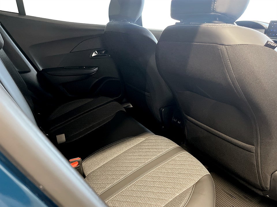 Bild på Peugeot 2008 Allure Hybrid 145hk Aut B-KAMERA CARPLAY