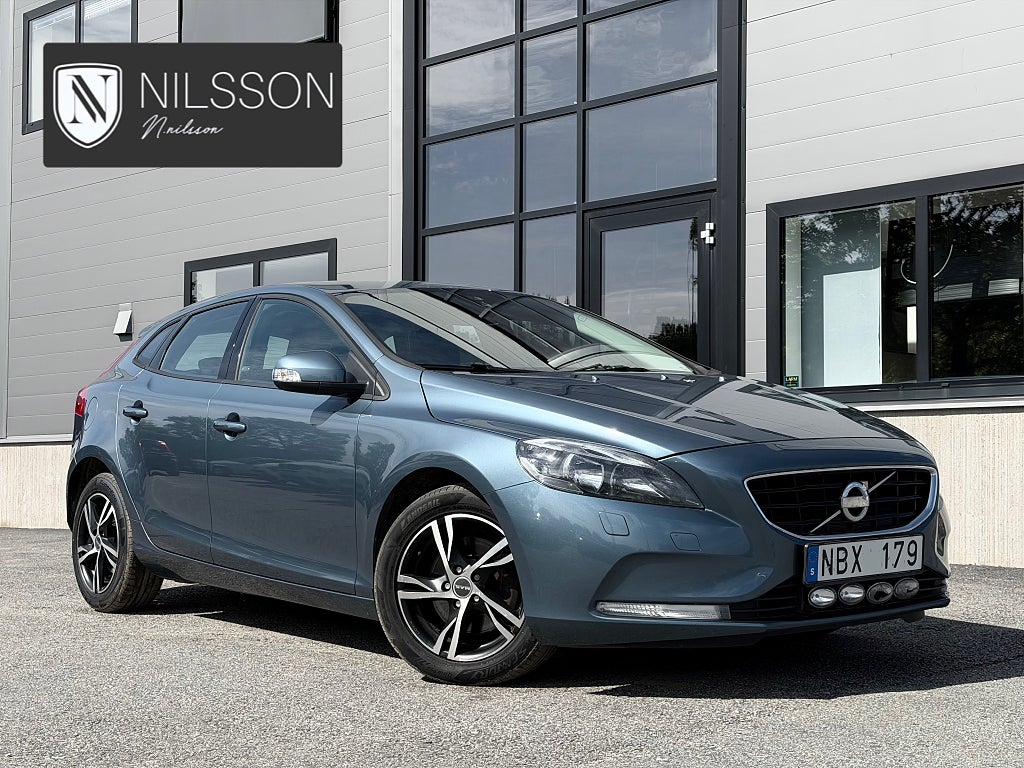 Volvo V40 T3 150hk Kinetic Drag Kamera Låg skatt Ny Kamrem Nybess