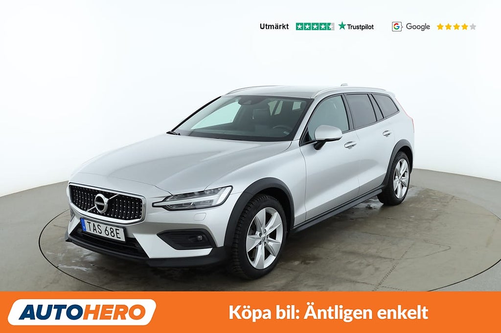 Volvo V60 Cross Country Momentum AWD / VOC, BLIS, Dragkrok, Värmare