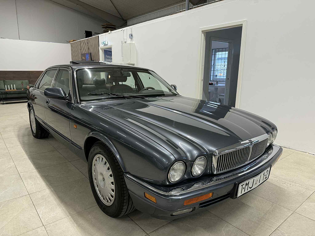 Jaguar XJ 4.0 * Nybesiktad 2 brukare * Fullservad