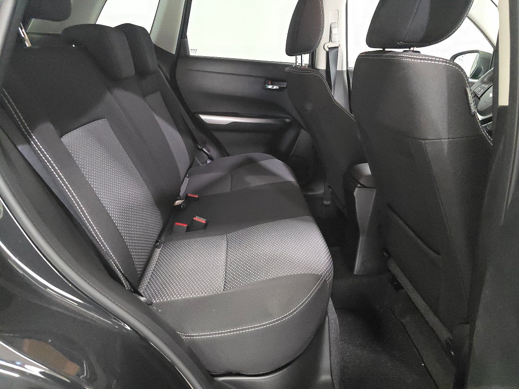 Suzuki Vitara 1.4T Hybrid AWD | V-Hjul M-Värm