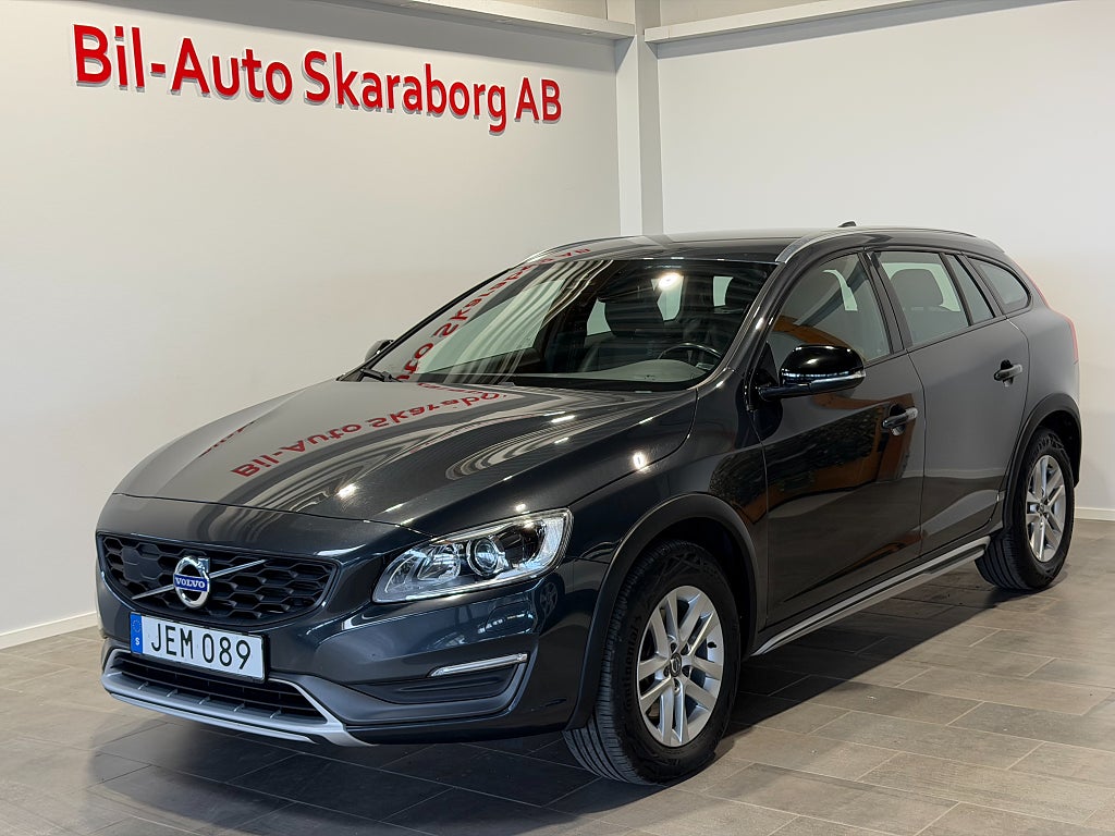 Volvo V60 Cross Country D4 Automat Momentum Business Läder Dragkrok