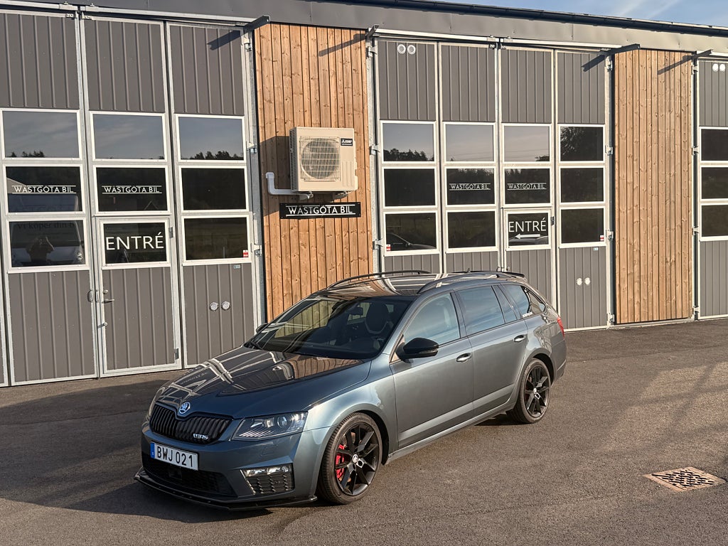 Skoda Octavia Kombi RS 2.0 TDI RS Maxton | Milltek | Stora Display