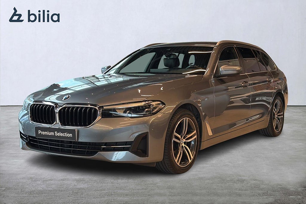 BMW 520d xDrive Touring Sport Line | Värmare | Drag *Fri Service