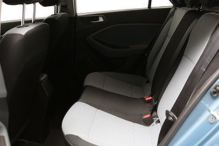 Halvkombi Hyundai i20 10 av 22