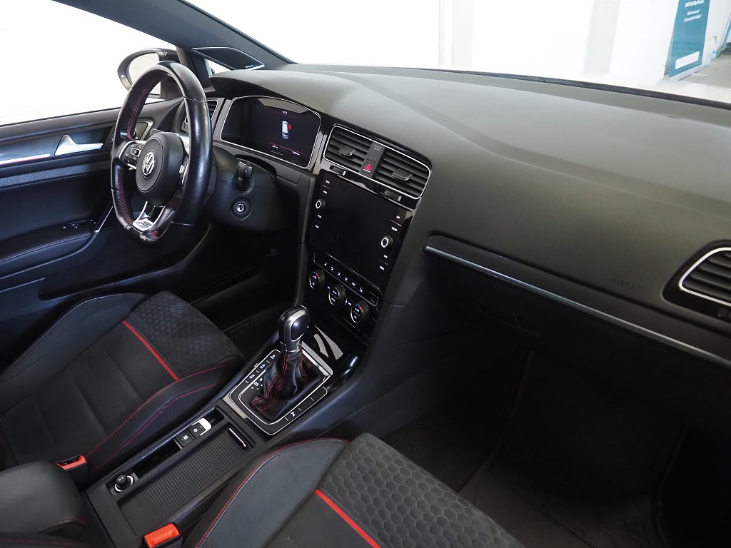 Volkswagen Golf GTI Performance 2.0 TSI 245hk Taklucka Dynaudio Cockpit 2018