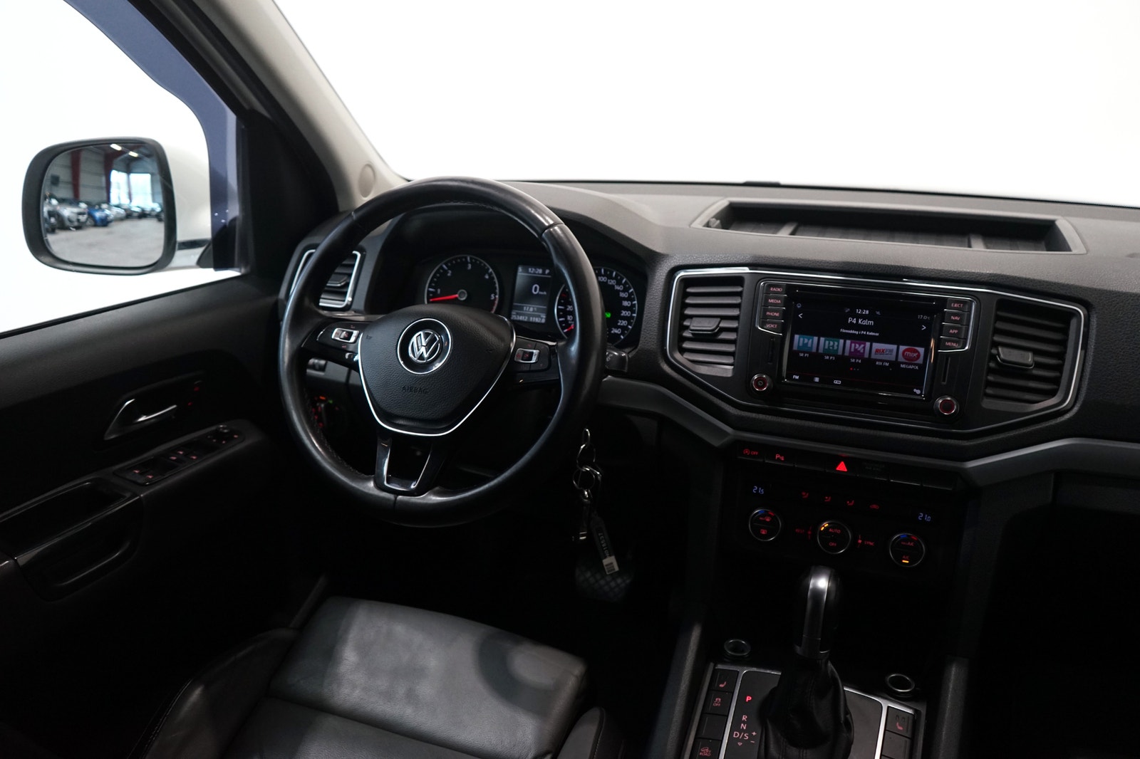 Volkswagen Amarok 3.0 V6 TDI 4M Highline B-kamera Kåpa Värmare 224hk 2018 - miniatyr 7