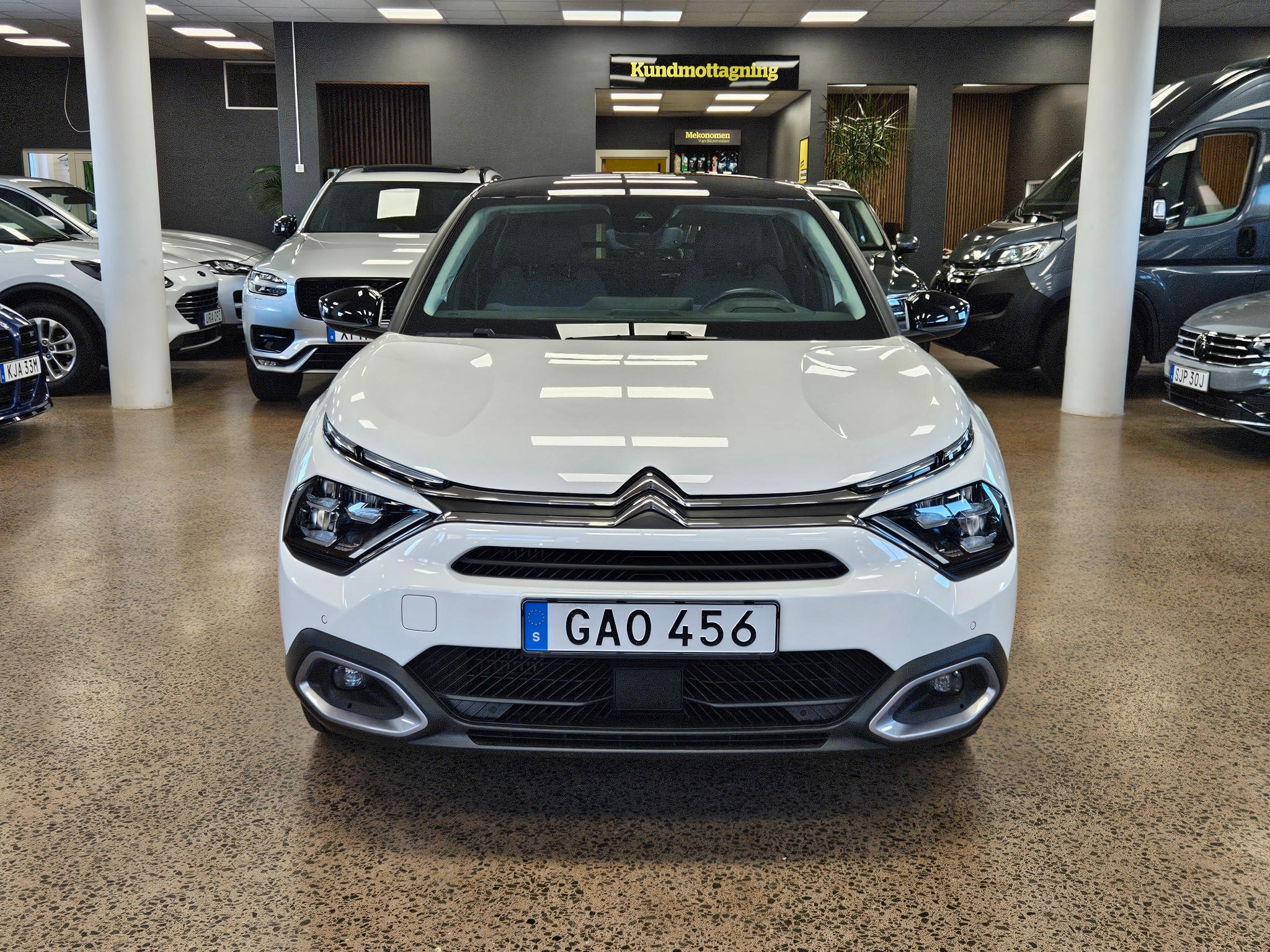 Citroen C4 1.2 PureTech 131hk 2023, bild 2/10