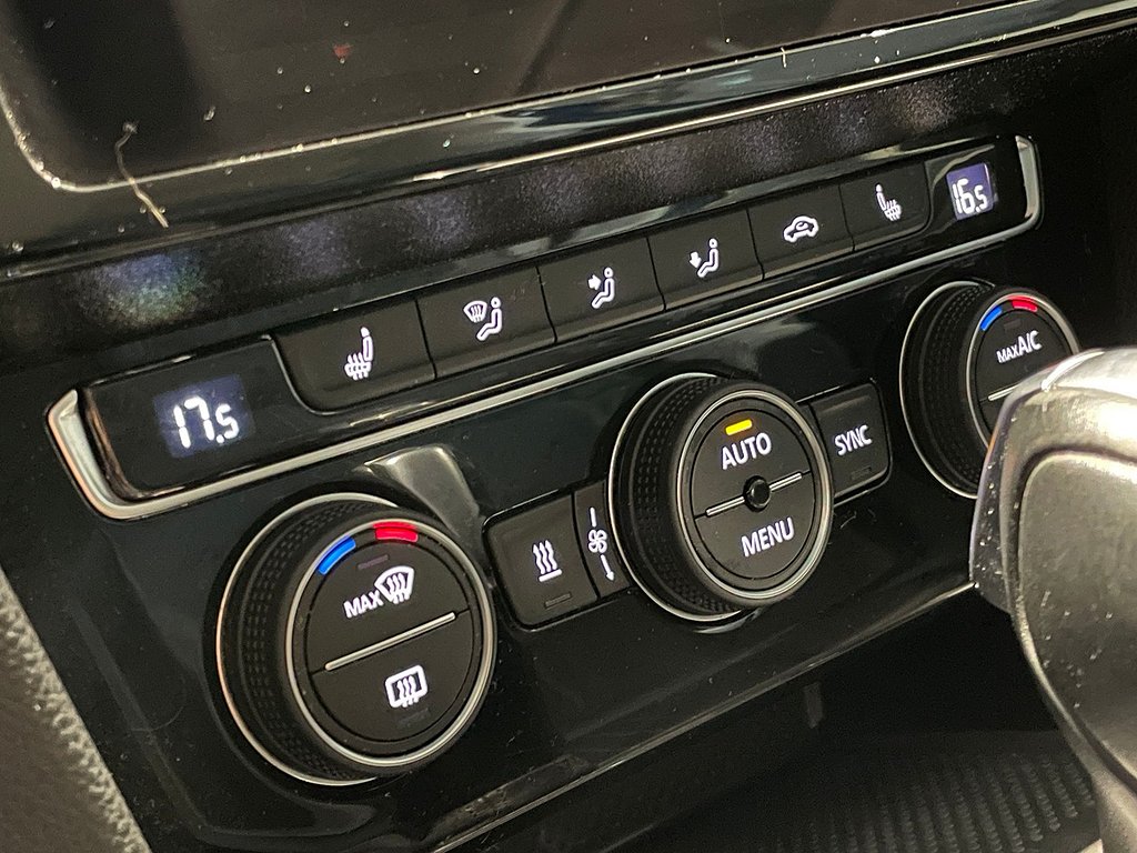 Volkswagen Passat Alltrack | 4WD | Värmare | Drag | Navi 2020