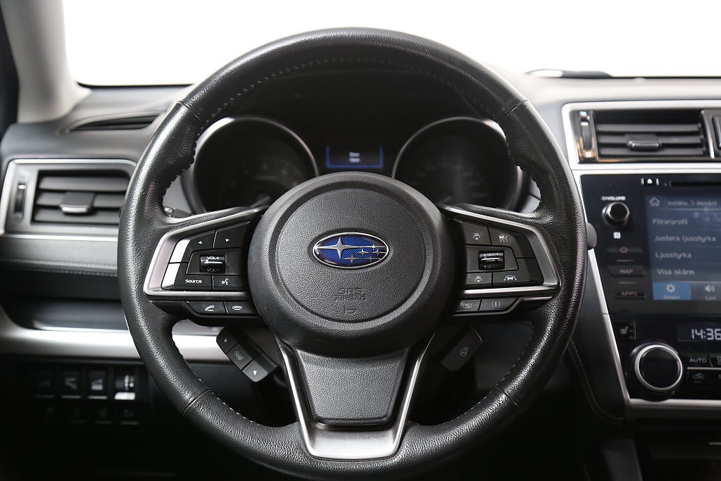 Subaru Outback 2,5i 175hk Summit AWD Taklucka H/K Skinn Motorv Drag 2018