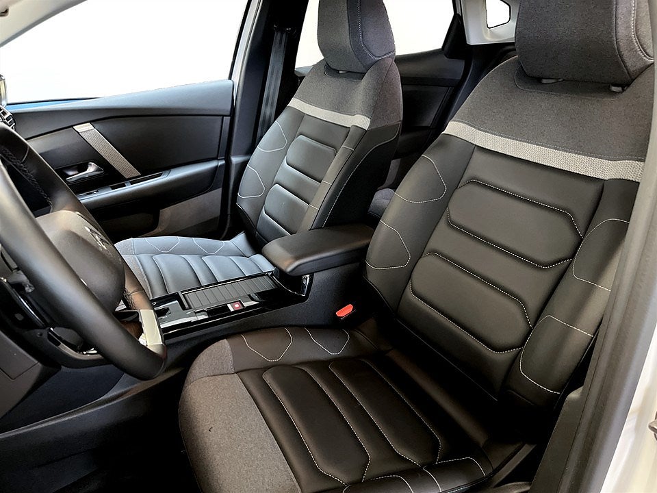 Bild på Citroën C4 X Shine 1.2 PT 130hk Aut - 360-KAMERA, CARPLAY