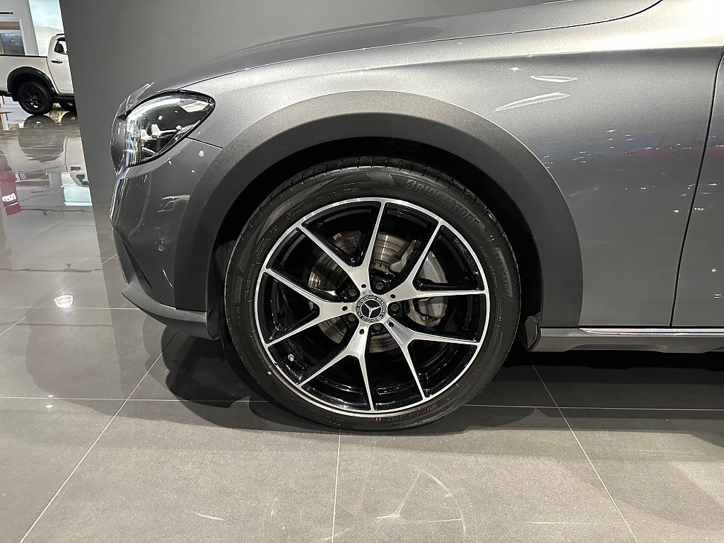 Mercedes-Benz E 220 d 4MATIC All-Terrain Panorama Burmester Värmare - bild 15