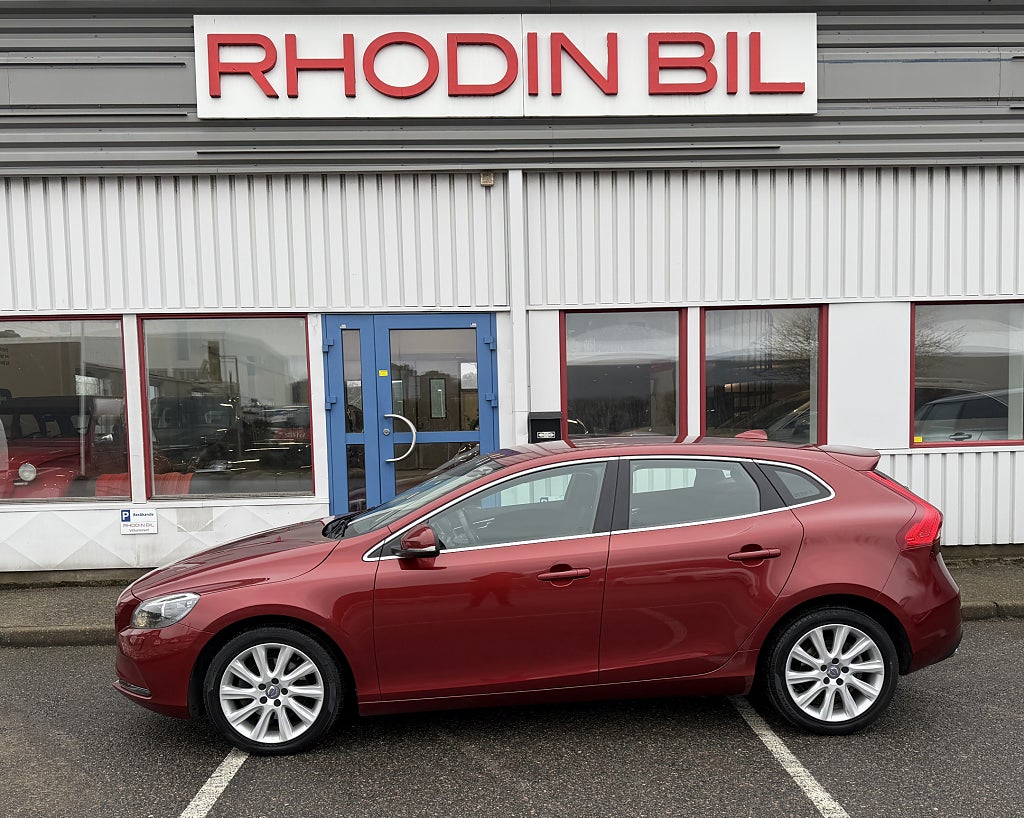 Volvo V40 T3 152hk Xenon Bränslevärmare Adaptiv farthållare 