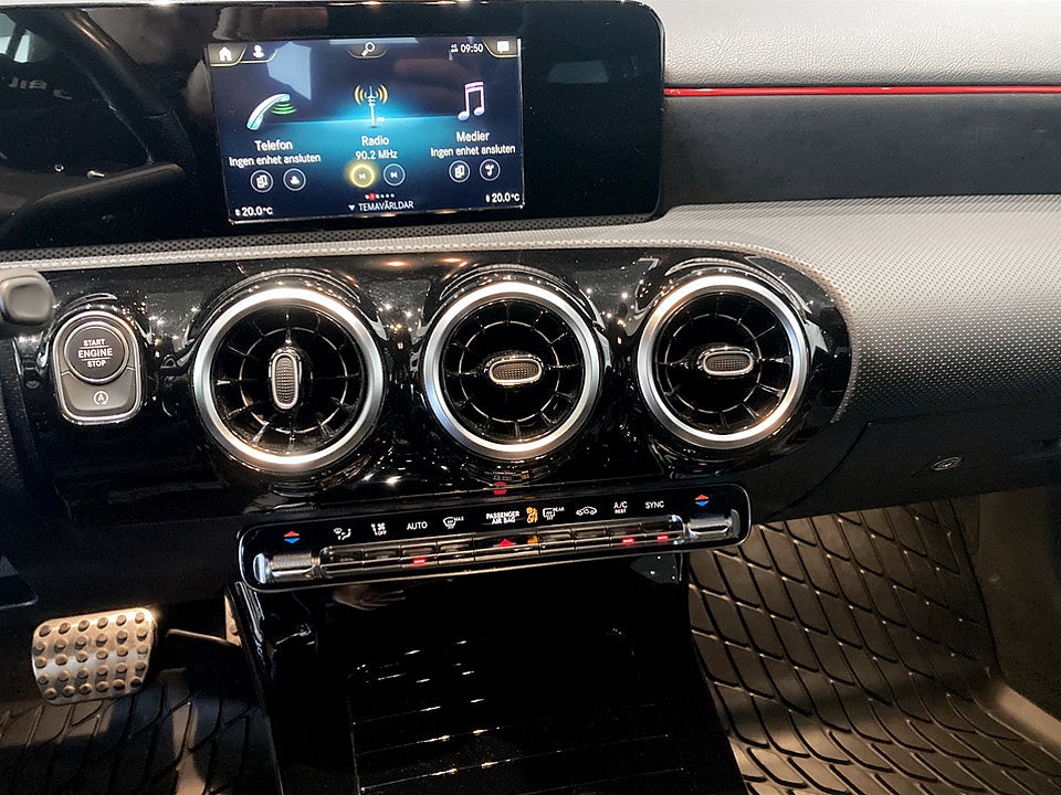 Bild på Mercedes-Benz A180 AMG-Line Base 136hk Aut B-KAMERA NAVI