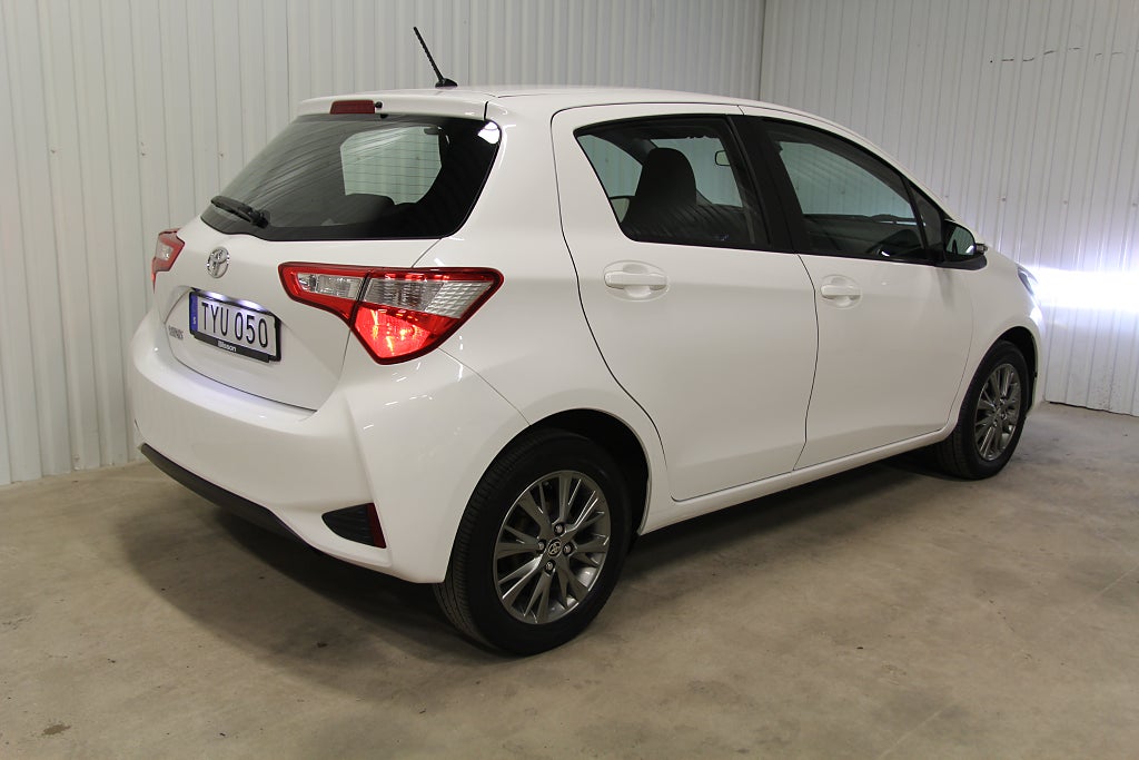 Toyota Yaris 5-dörrar 1.5 nyservad, nybesiktigad