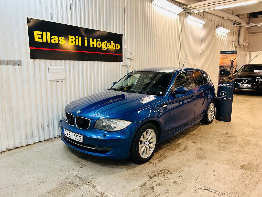 BMW 120 i 5-dörrars Advantage Euro 5,Lågmil ,Svensksåld,Ny,B